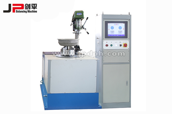 汽車輪轂動平衡機(jī)